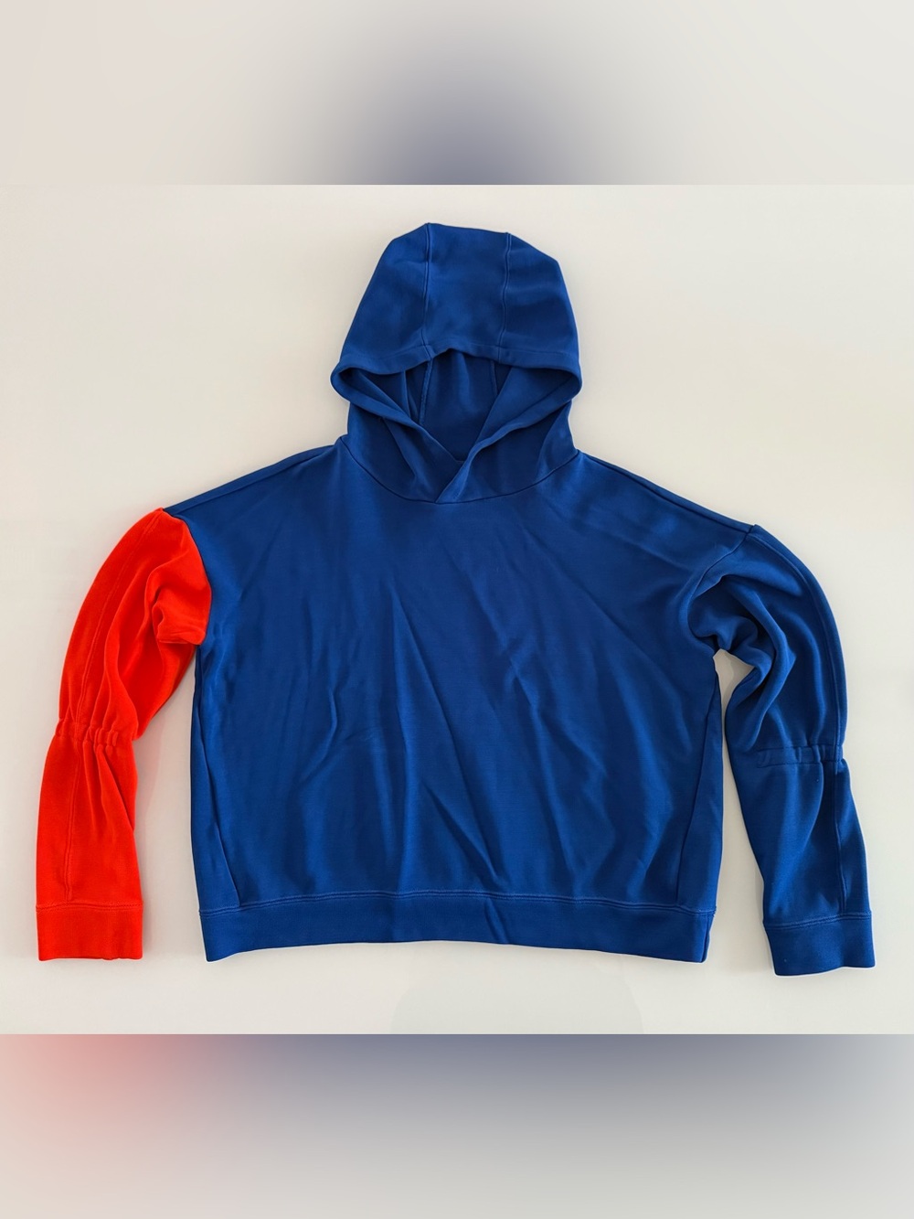 Maison Cinqcent Red And Blue Pullover Hoodie Ruched Sleeve Top Size Small - NWOT